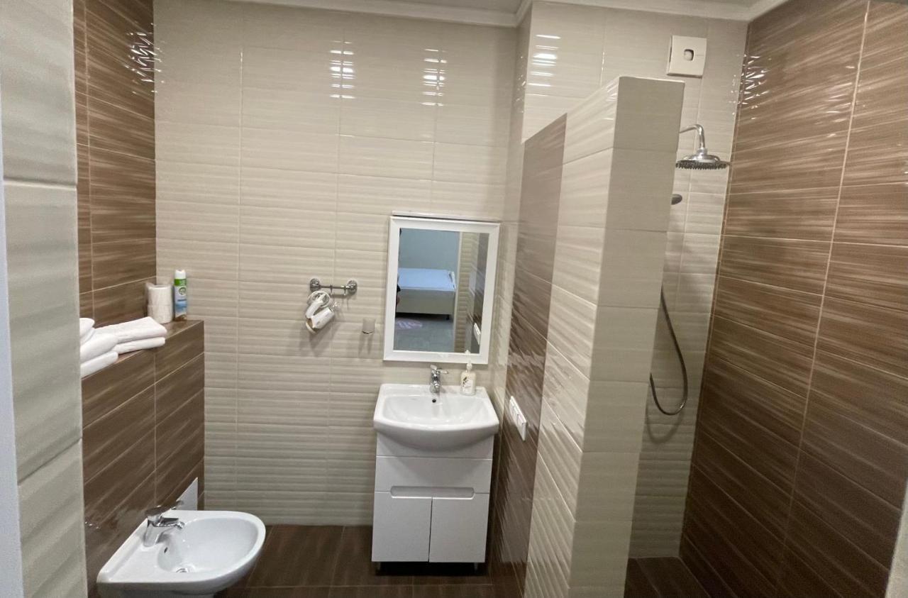 Lebediny Guest House Брест Екстериор снимка