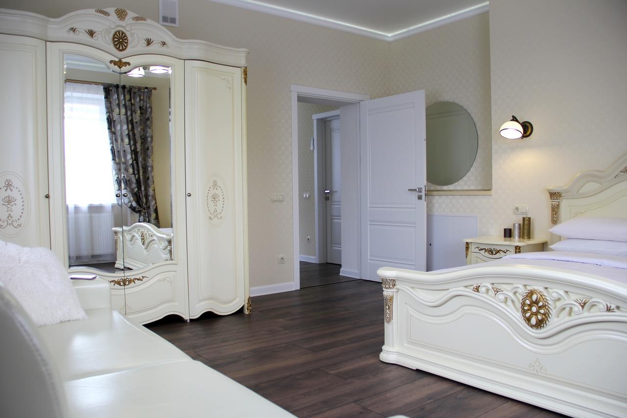 Lebediny Guest House Брест Екстериор снимка