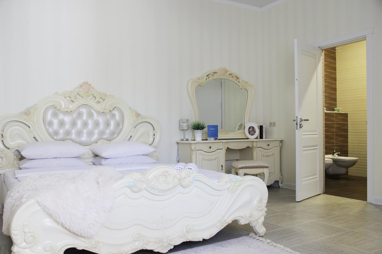 Lebediny Guest House Брест Екстериор снимка