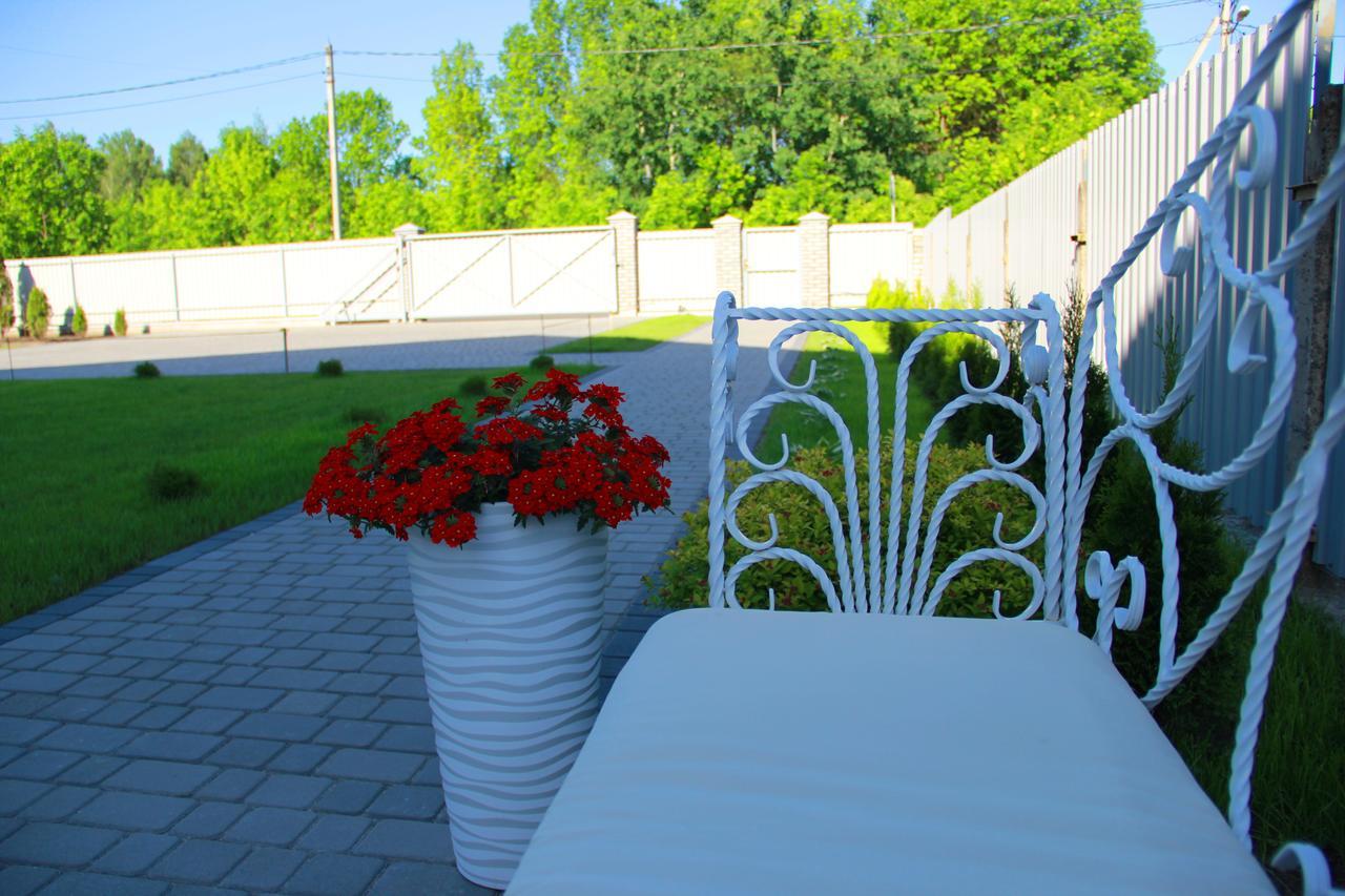 Lebediny Guest House Брест Екстериор снимка