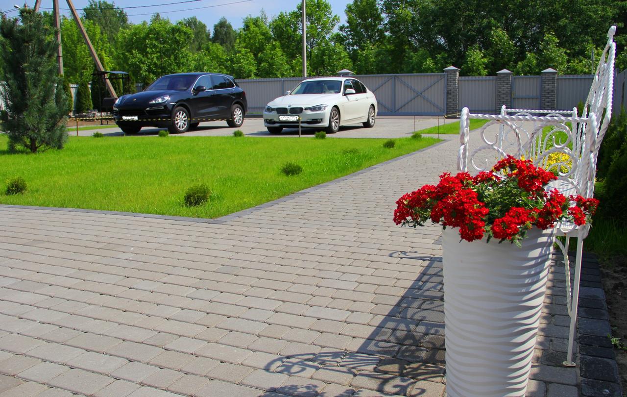 Lebediny Guest House Брест Екстериор снимка